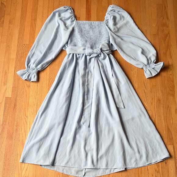 Dresses & Skirts - Women's Light Blue Puff-Sleeve Smocked Midi Dress